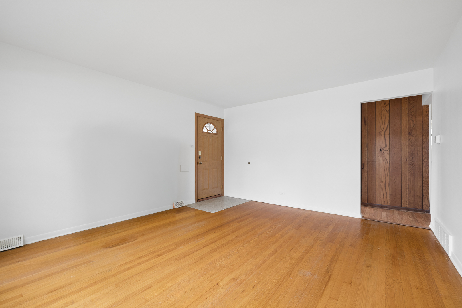 198 W Normandy Drive Property Photo 4