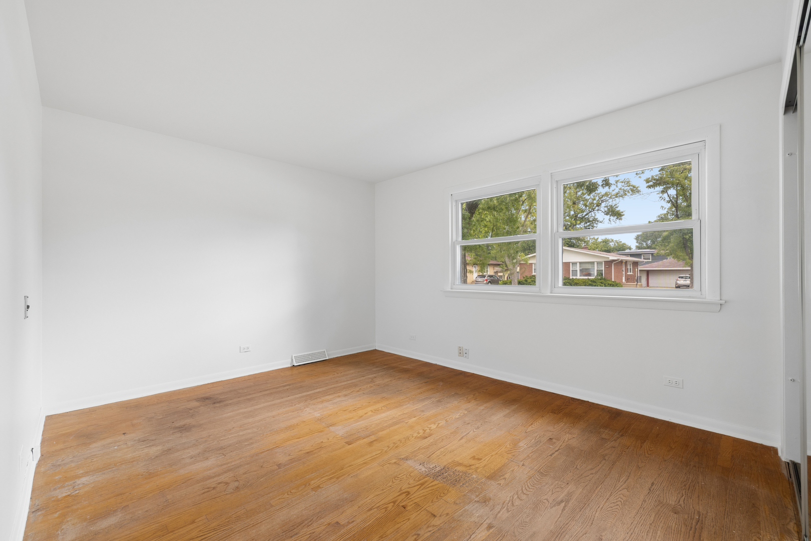 198 W Normandy Drive Property Photo 9