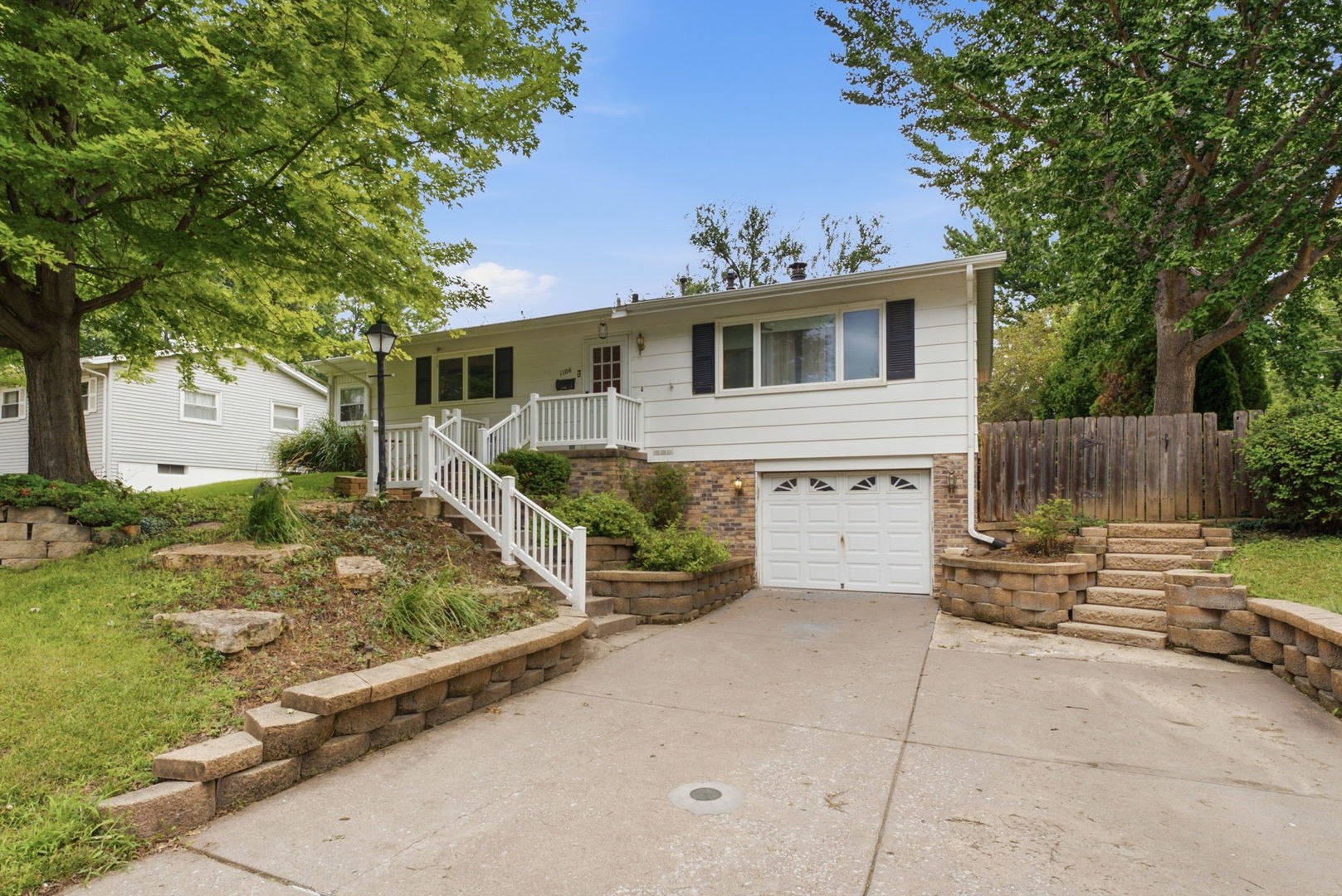1106 Summit Hills Drive Property Photo 3