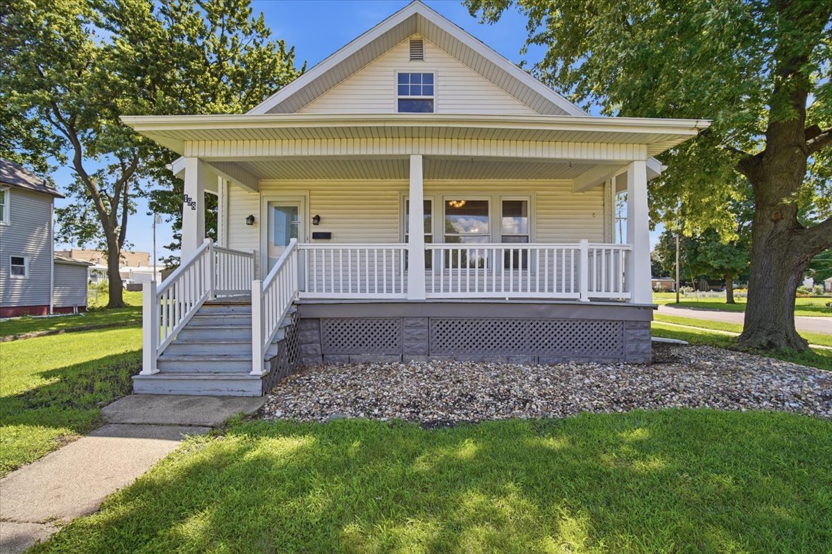 198 W First Street Property Photo 1