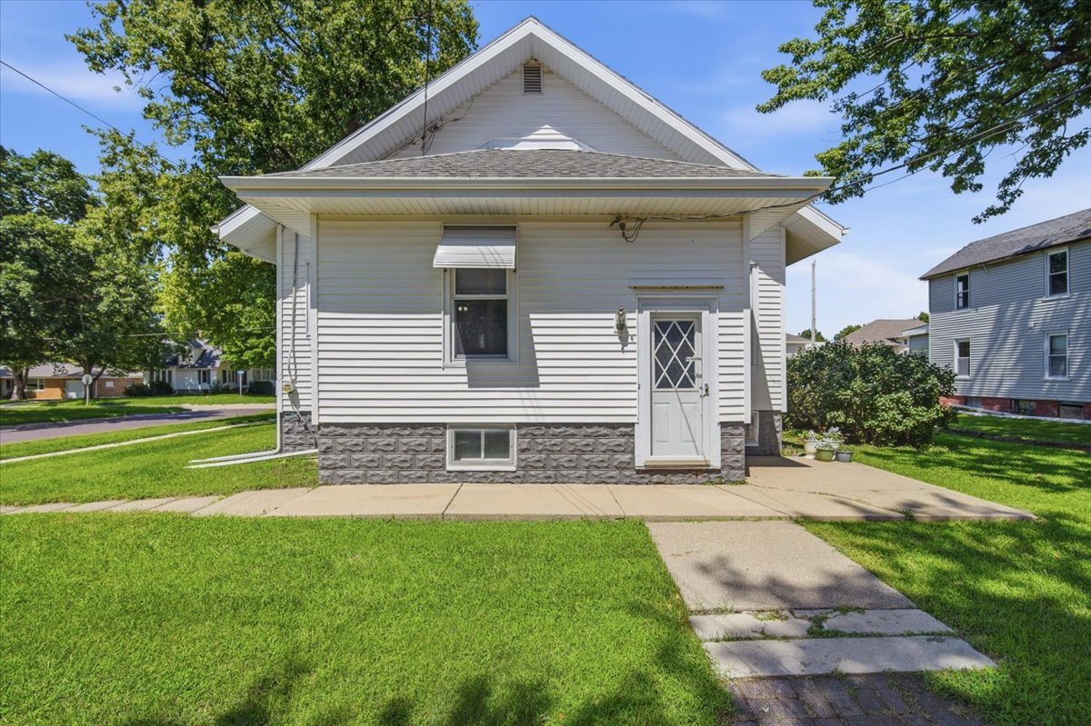 198 W First Street Property Photo 22