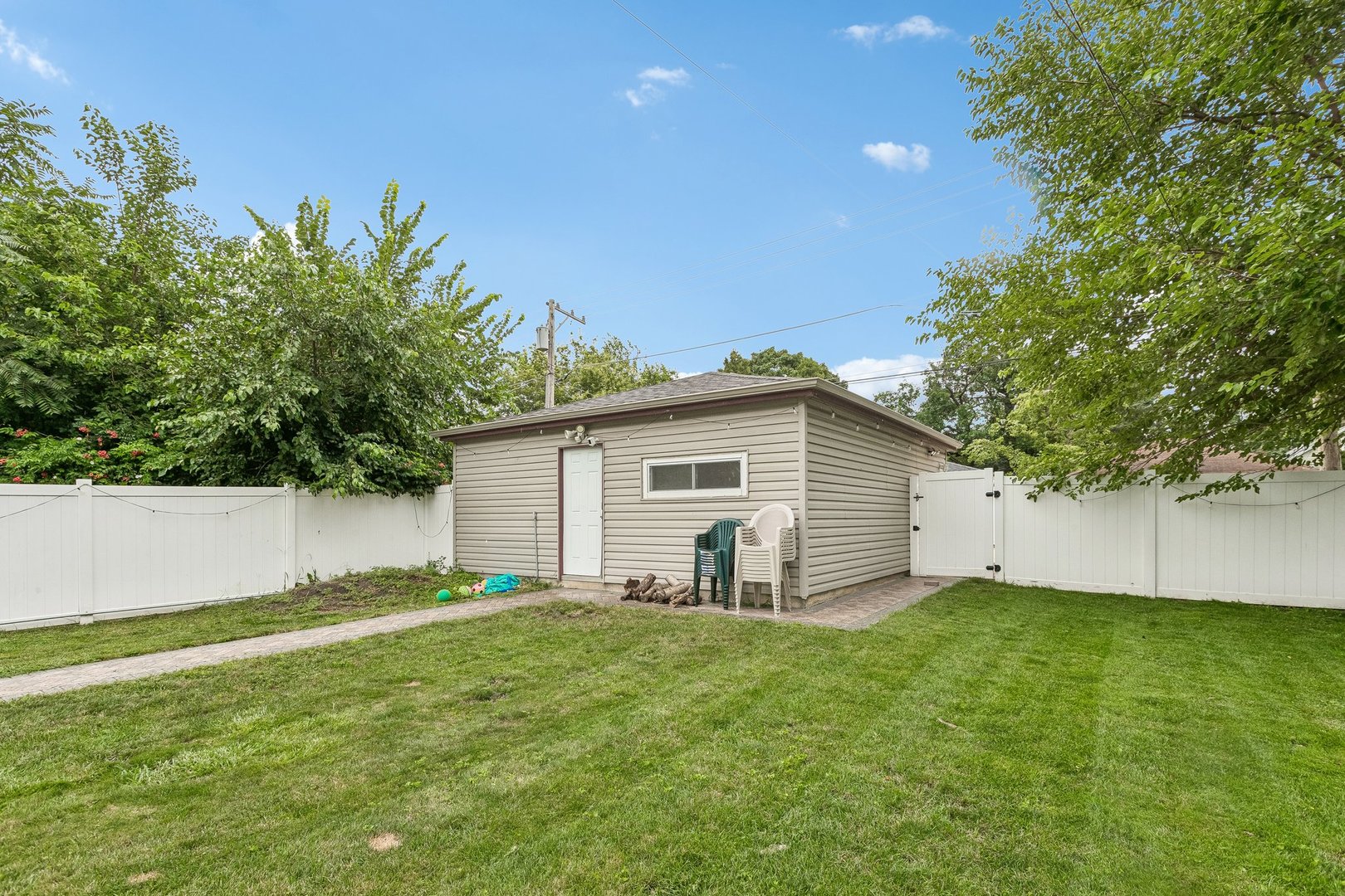 1040 Dunlop Avenue Property Photo 40