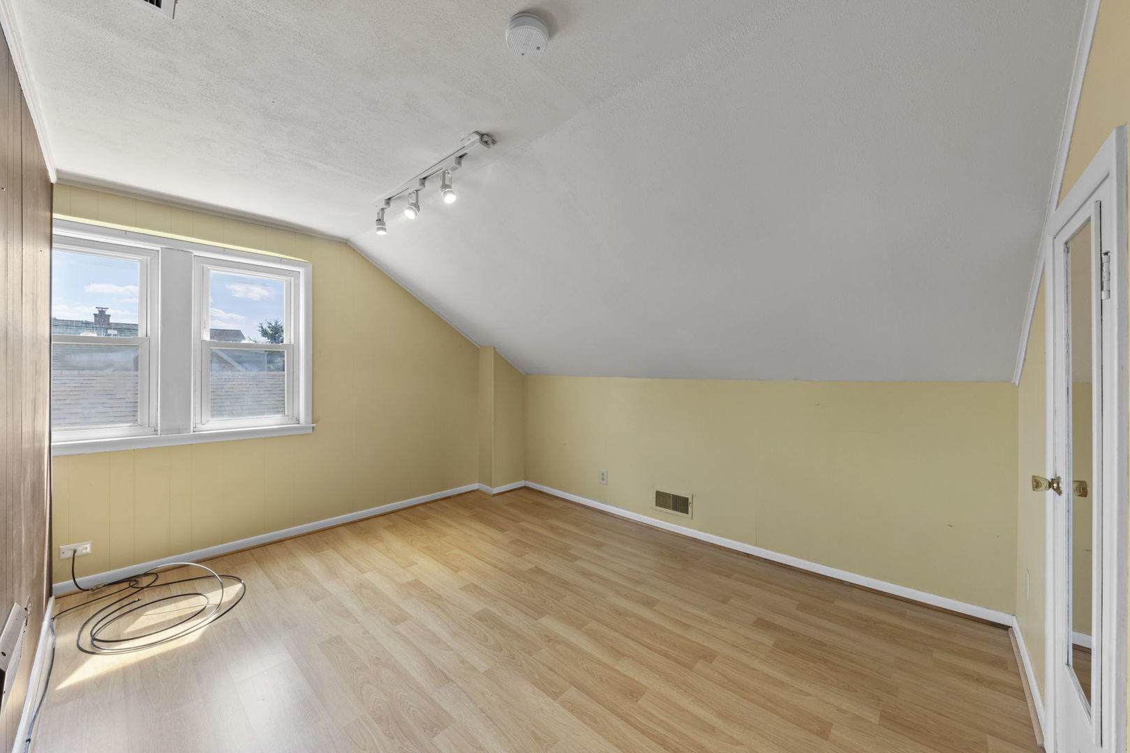 2353 Hainsworth Avenue Property Photo 14
