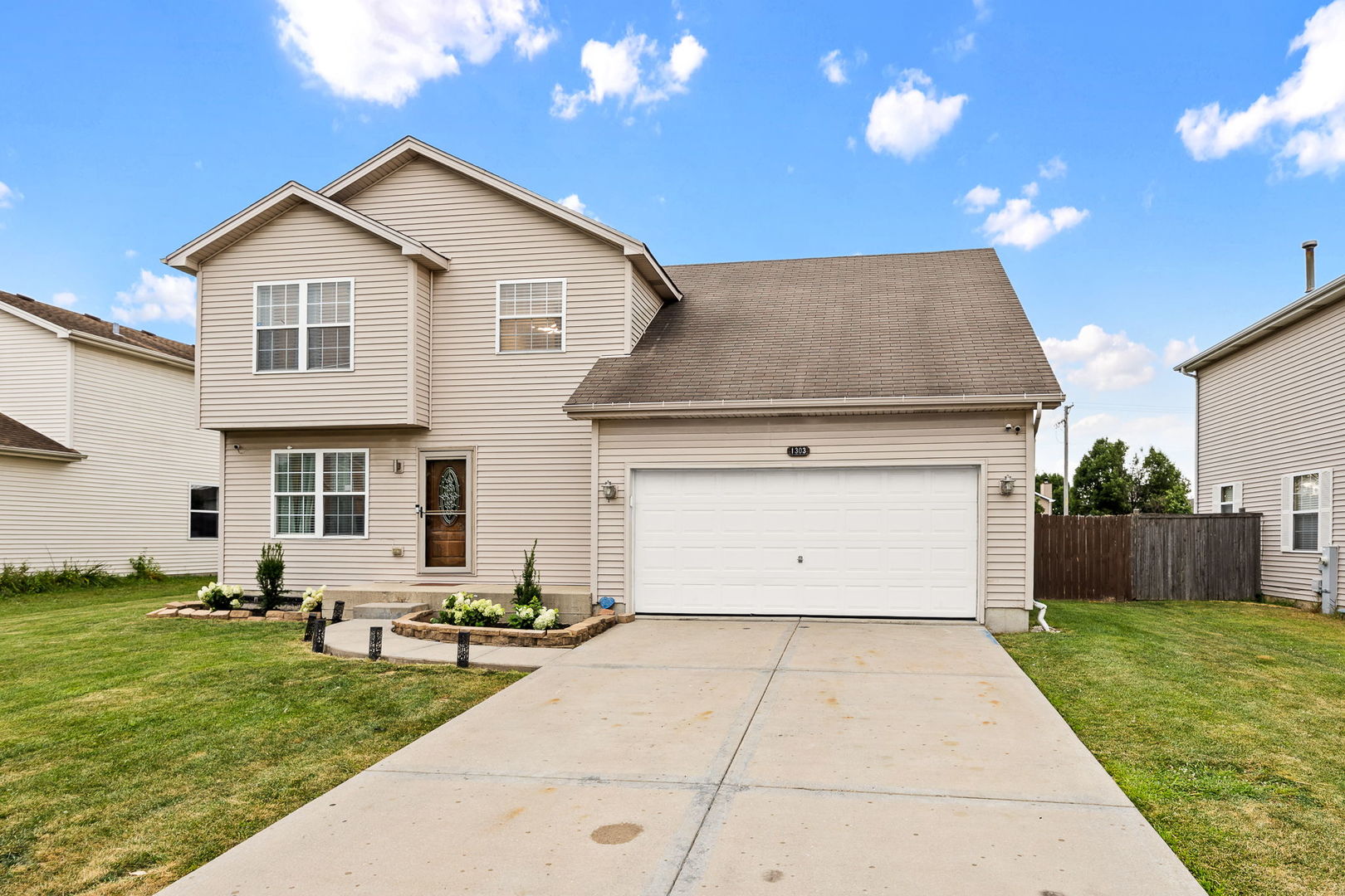 1303 Idabright Drive Property Photo 2