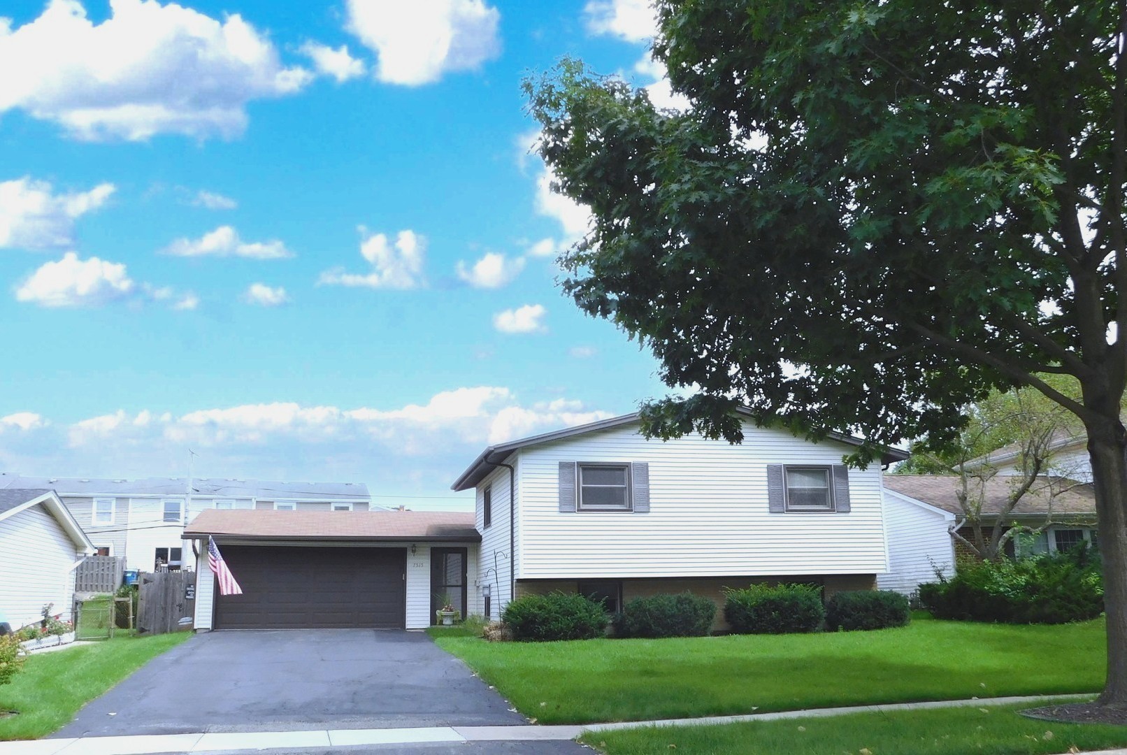 7515 Northway Drive Property Photo 3