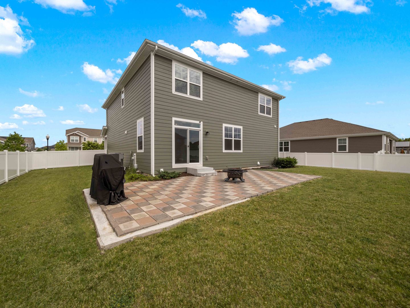 759 Kentshire Circle Property Photo 4
