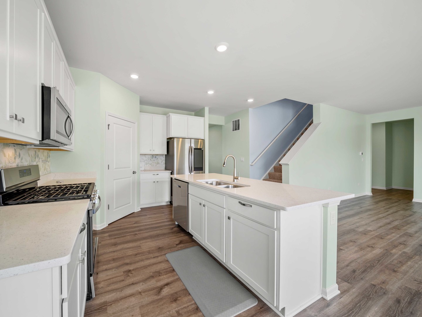 759 Kentshire Circle Property Photo 8