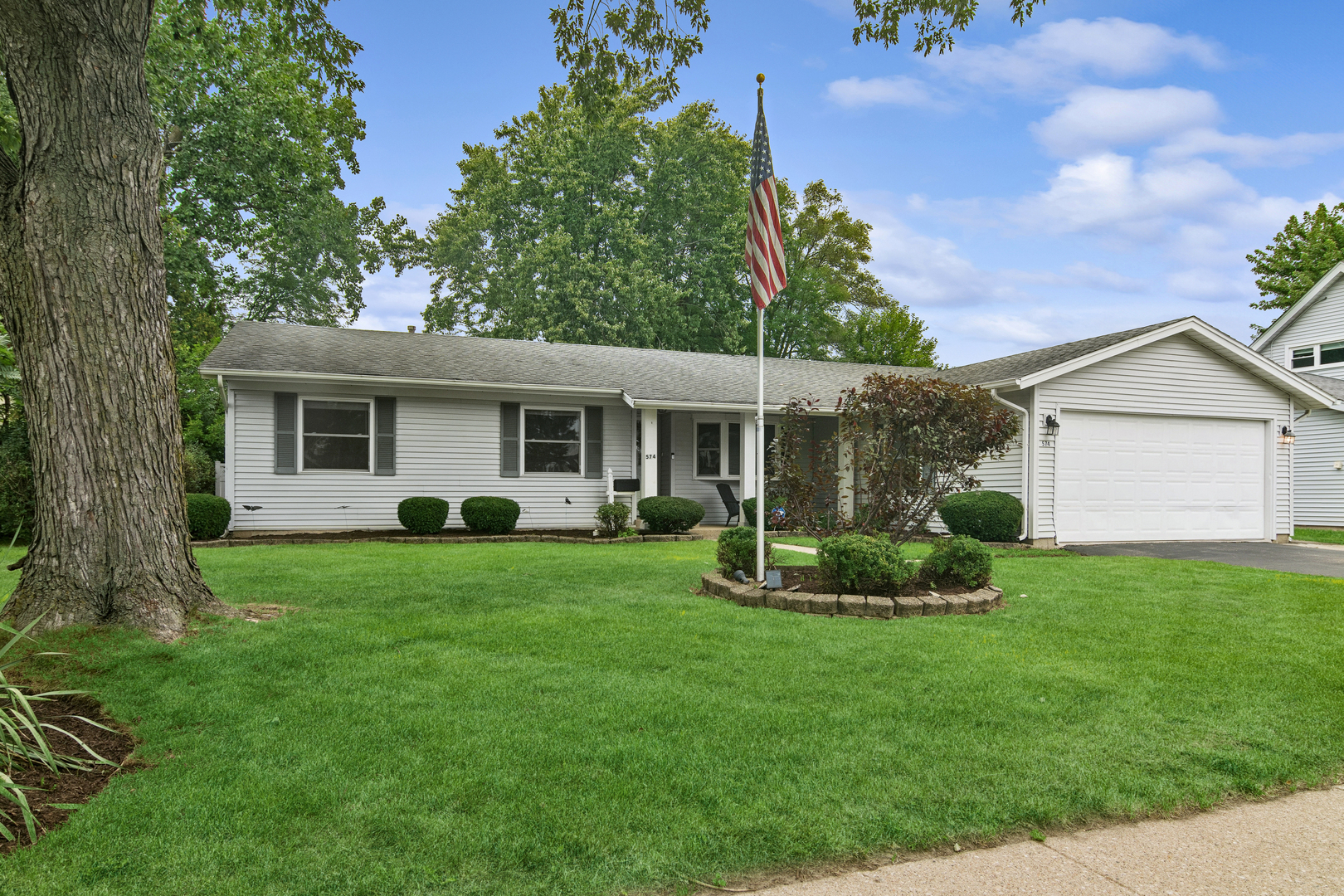 574 Bristol Lane Property Photo 1