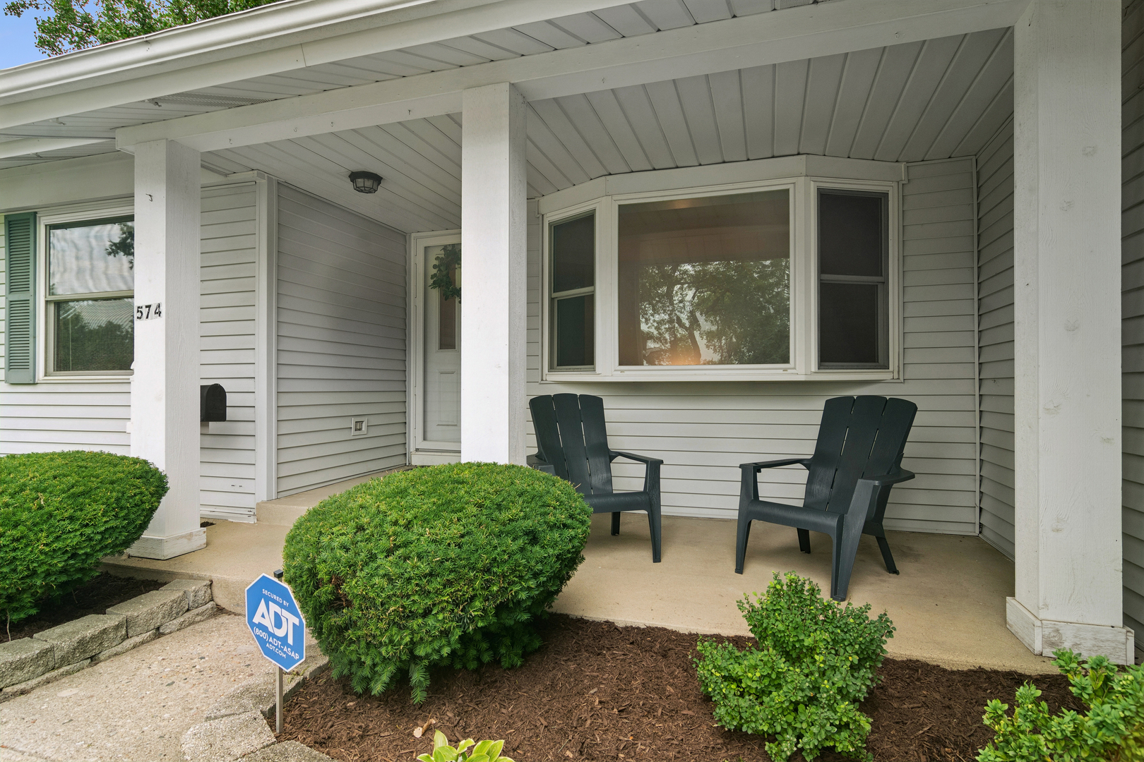 574 Bristol Lane Property Photo 2