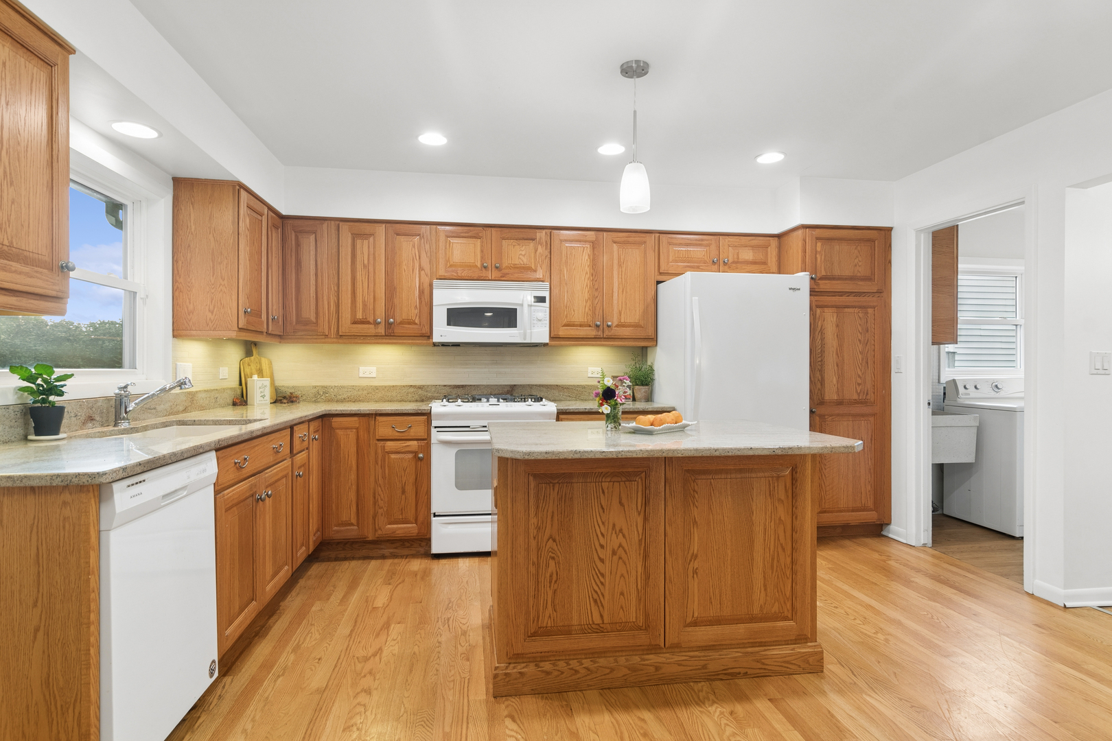 574 Bristol Lane Property Photo 6