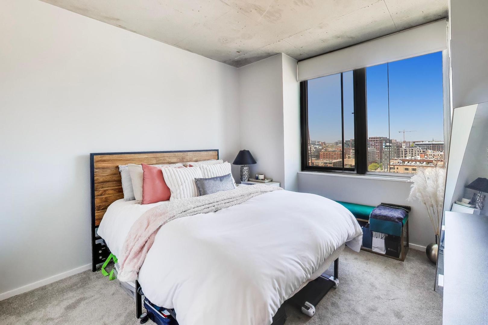 659 W Randolph Street 1711 Property Photo 4