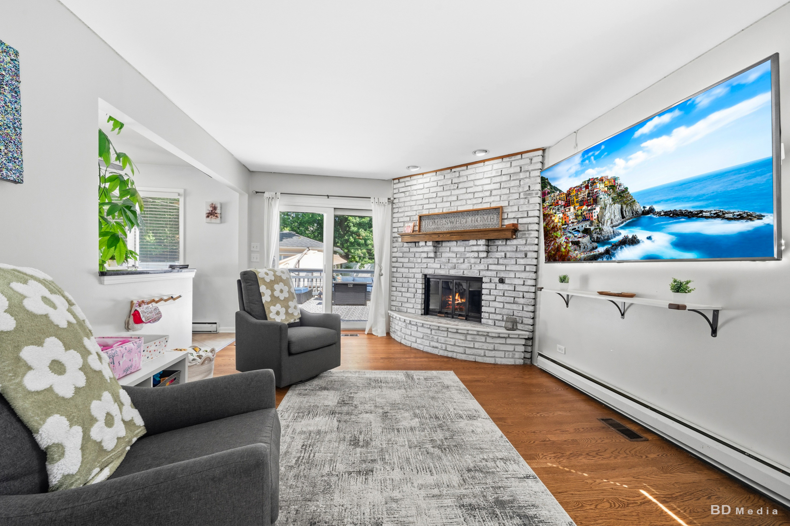 9905 S Maplewood Avenue Property Photo 11