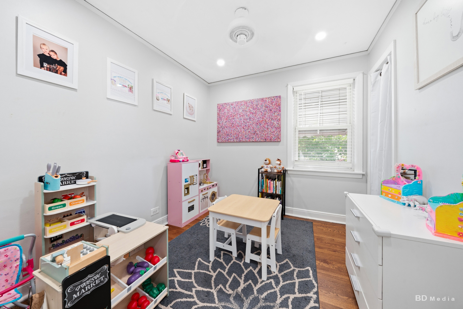 9905 S Maplewood Avenue Property Photo 15