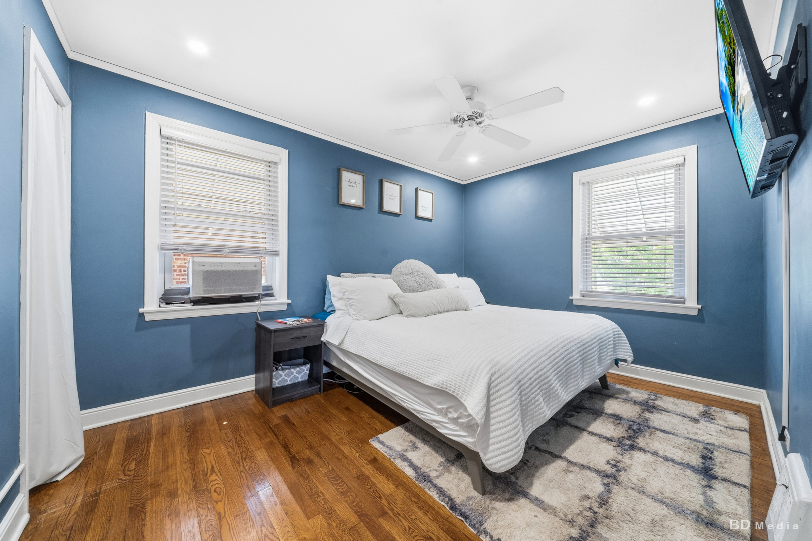 9905 S Maplewood Avenue Property Photo 17