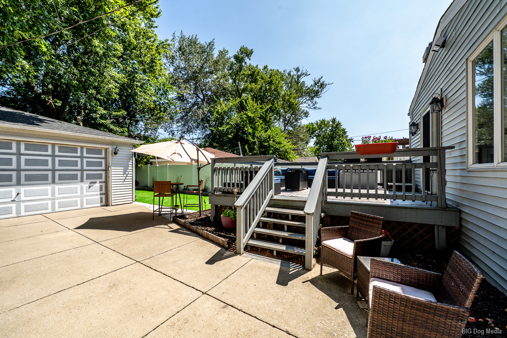 9905 S Maplewood Avenue Property Photo 23