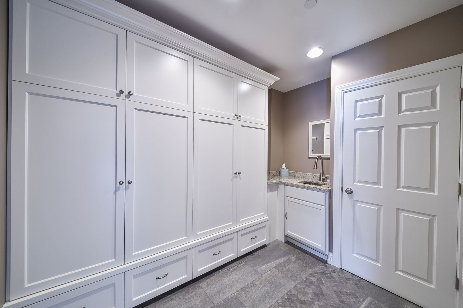 460 Pennsylvania Avenue B Property Photo 8