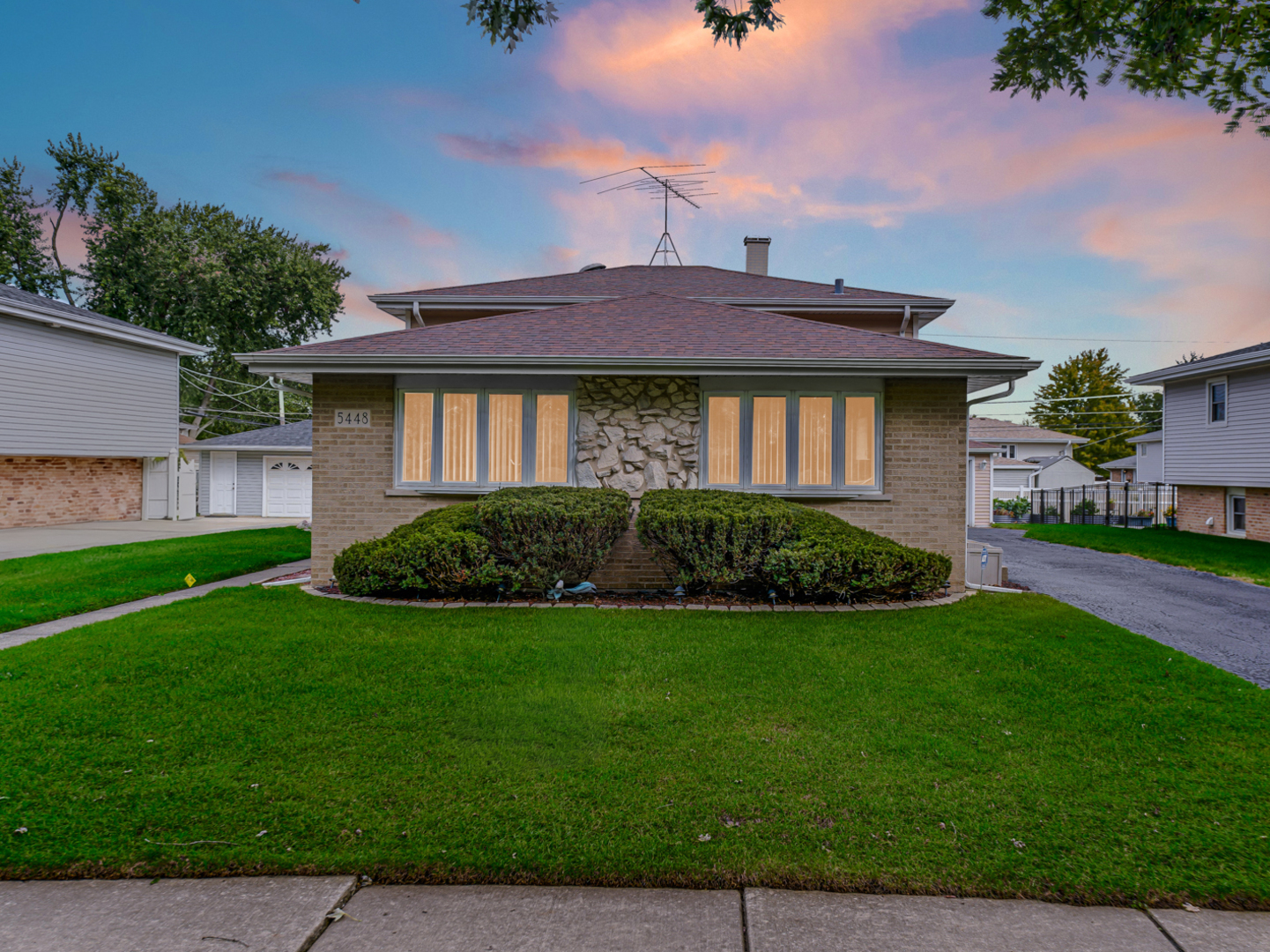 5448 139th Street Property Photo 2