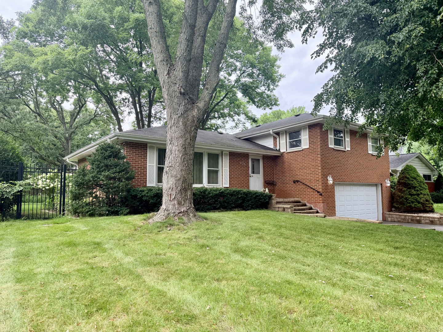 926 Valley Road Property Photo 1