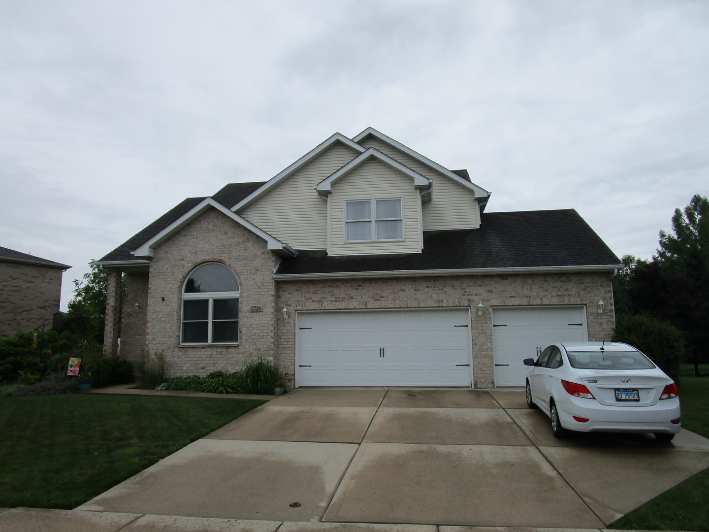 1716 Kingtree Drive Property Photo 1