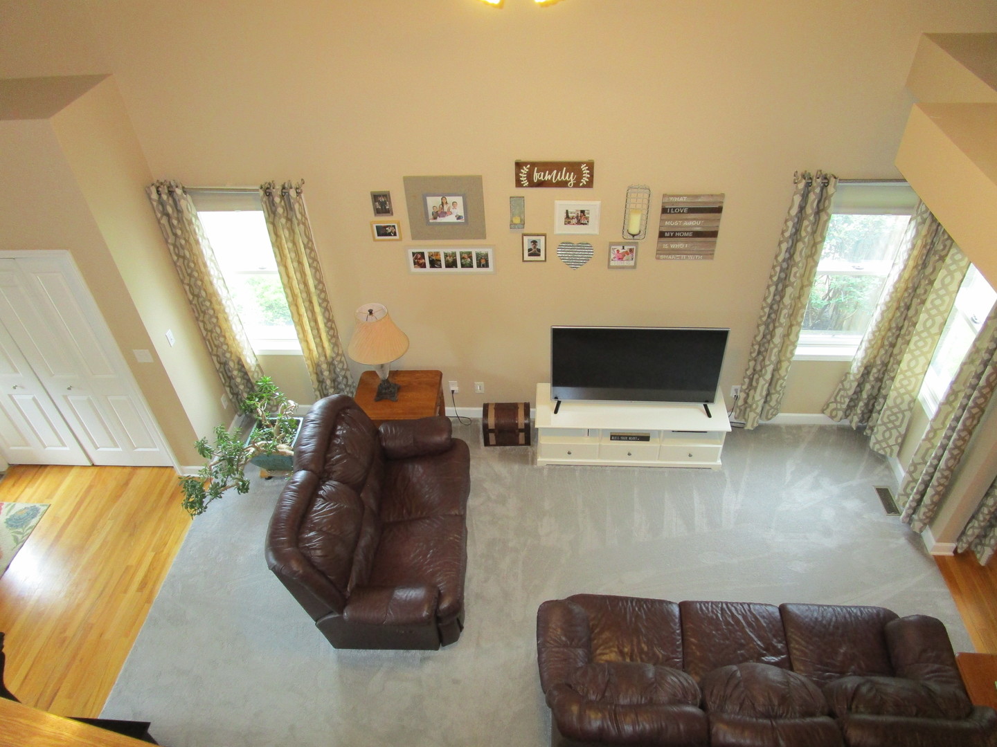 1716 Kingtree Drive Property Photo 3