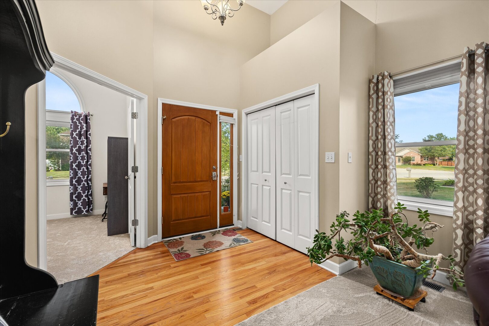 1716 Kingtree Drive Property Photo 4