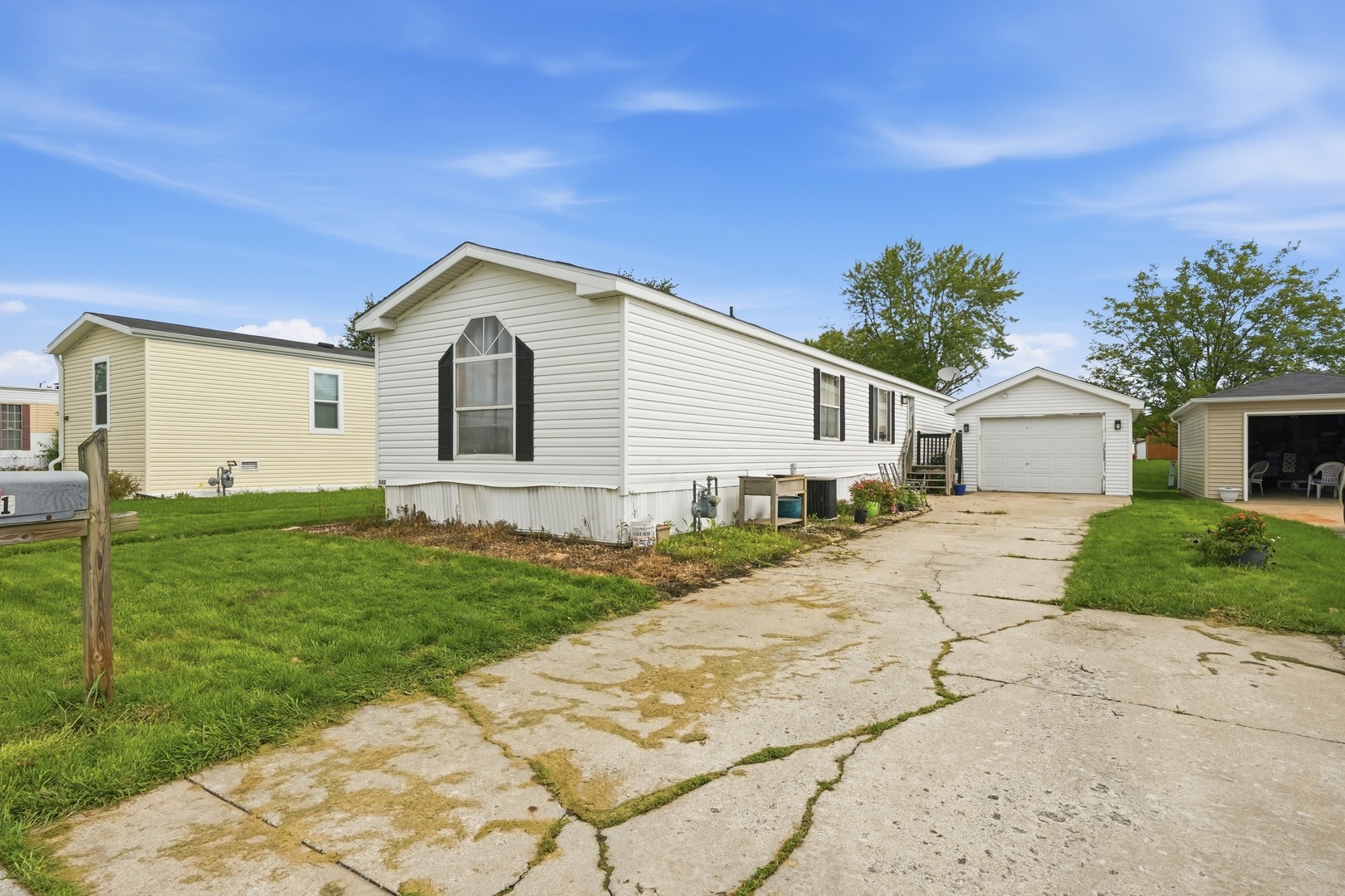 141 Flamingo Drive Property Photo 1