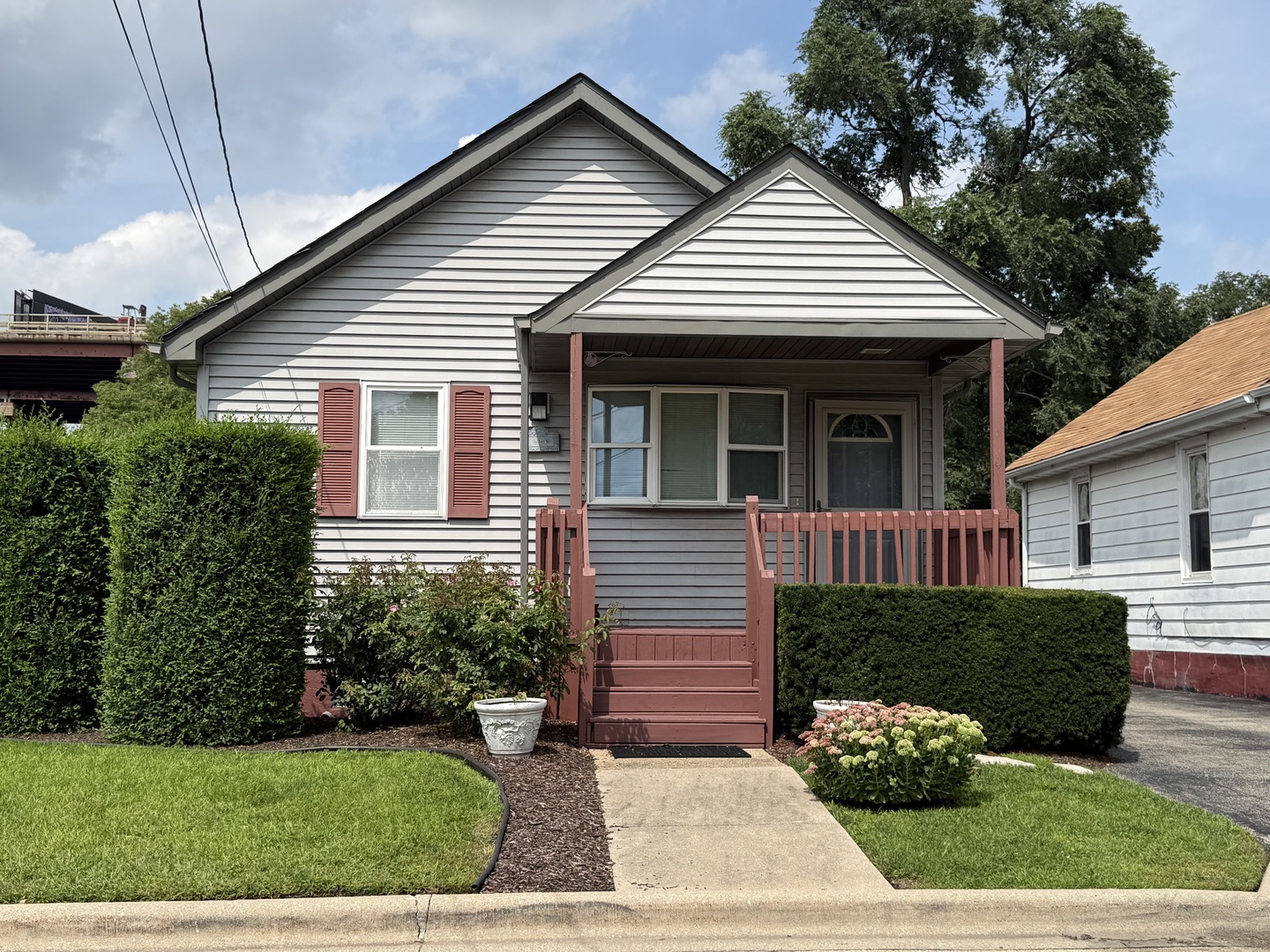 225 Davis Street Property Photo 1