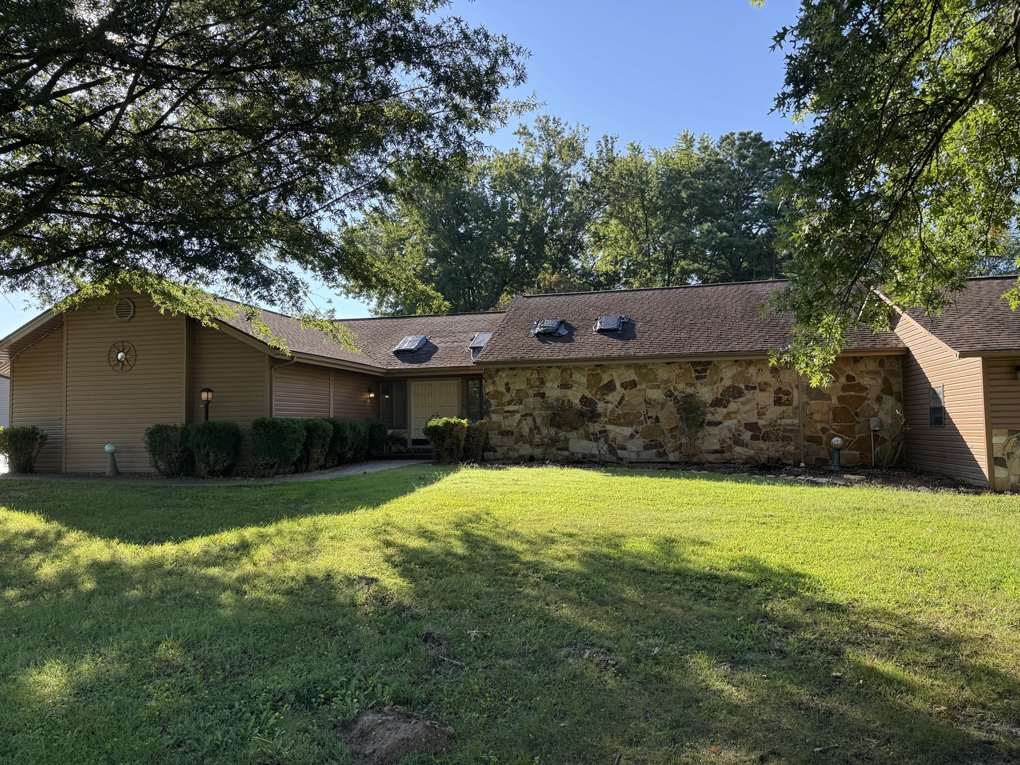 1109 Mockingbird Lane Property Photo 1