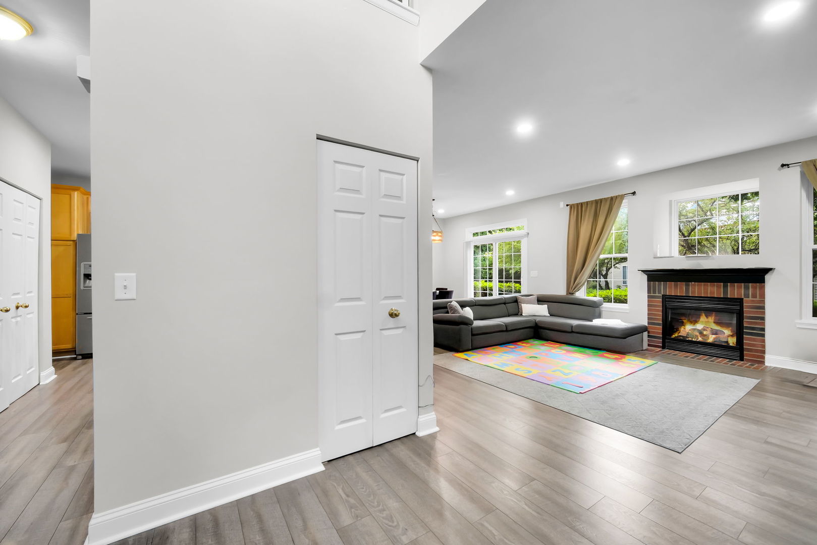 2451 Stonegate Road Property Photo 4
