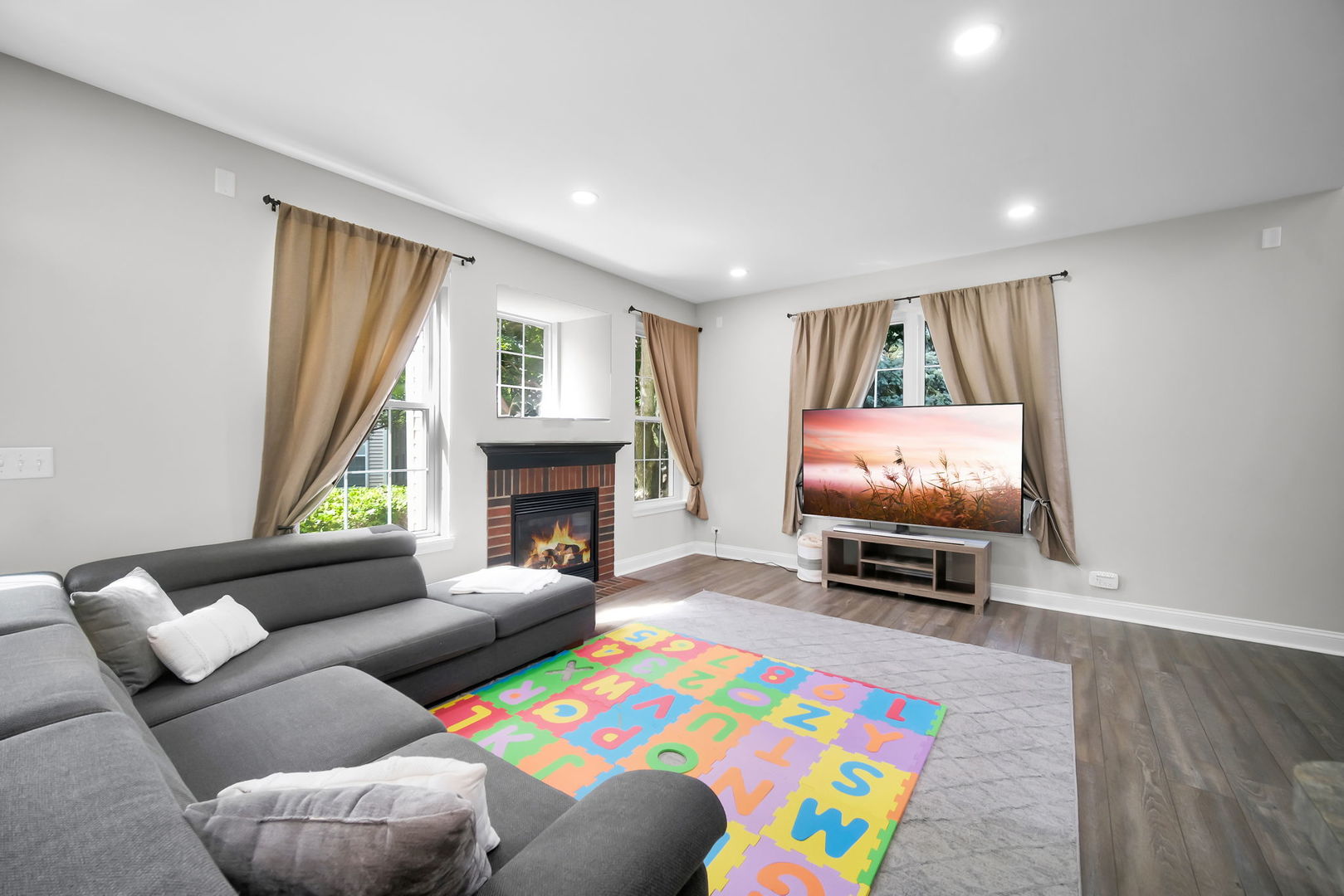 2451 Stonegate Road Property Photo 8