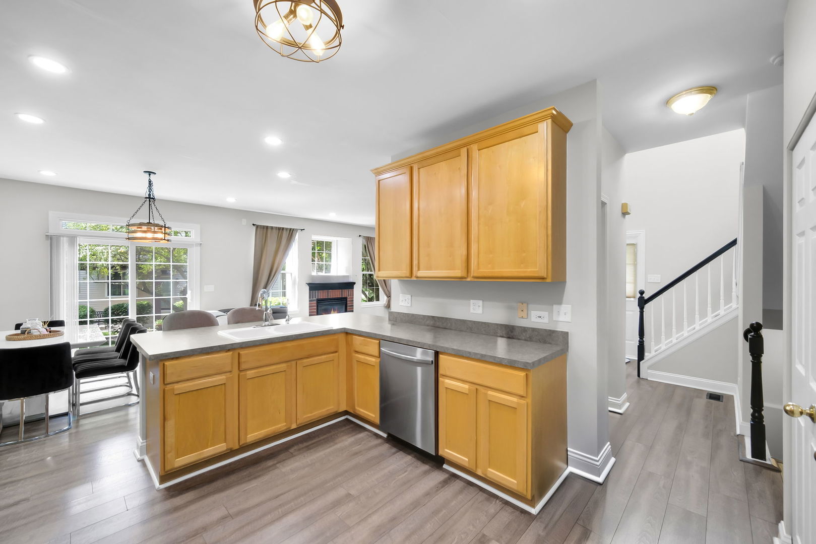 2451 Stonegate Road Property Photo 12