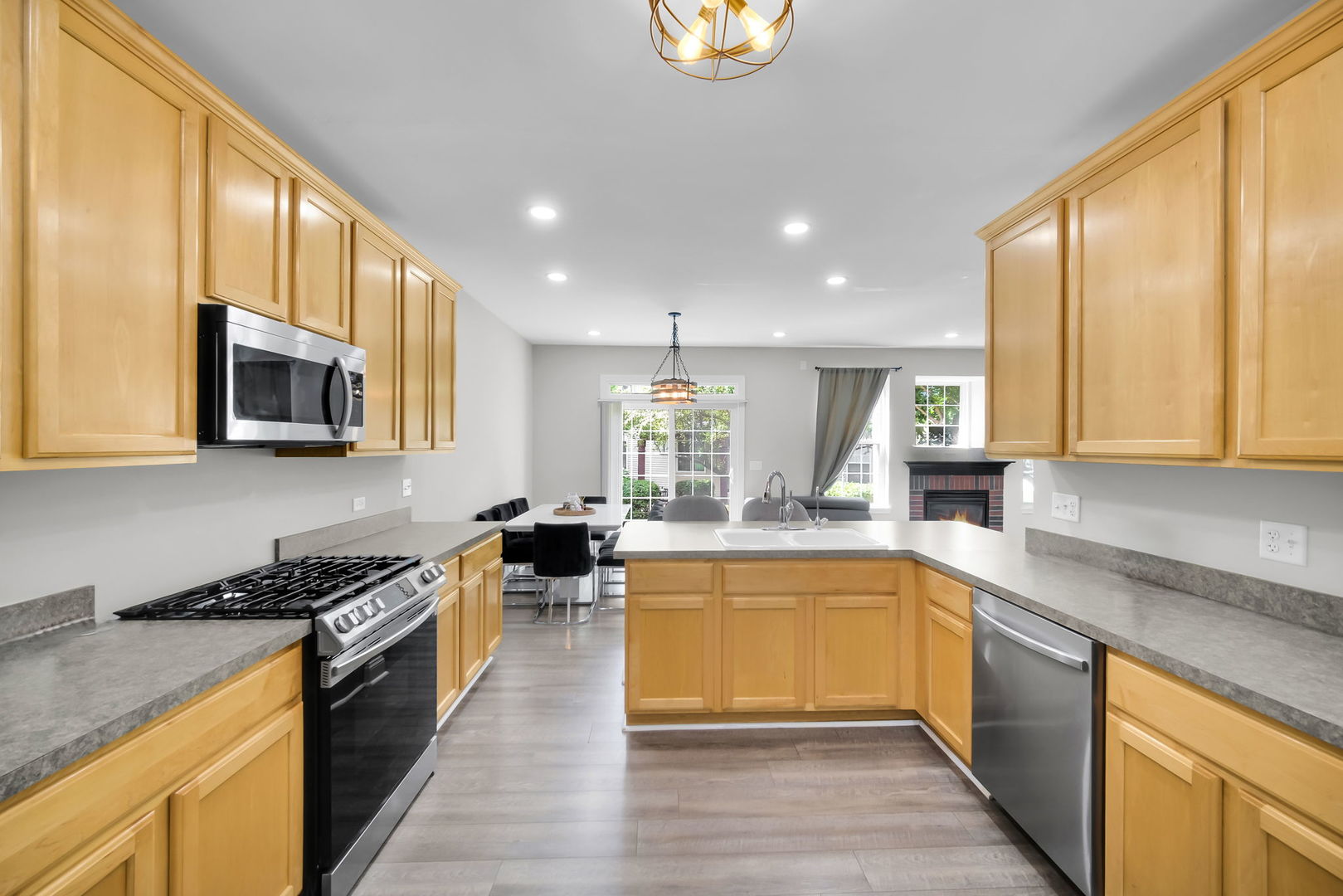 2451 Stonegate Road Property Photo 13