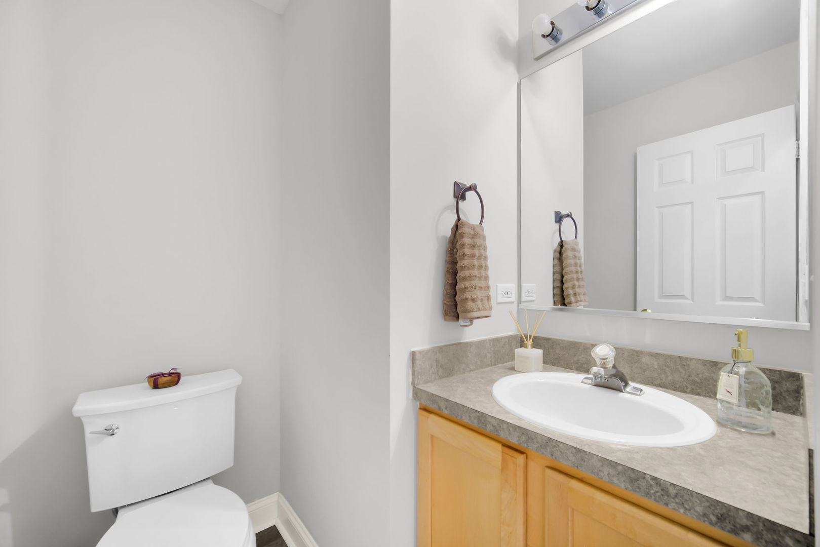 2451 Stonegate Road Property Photo 14