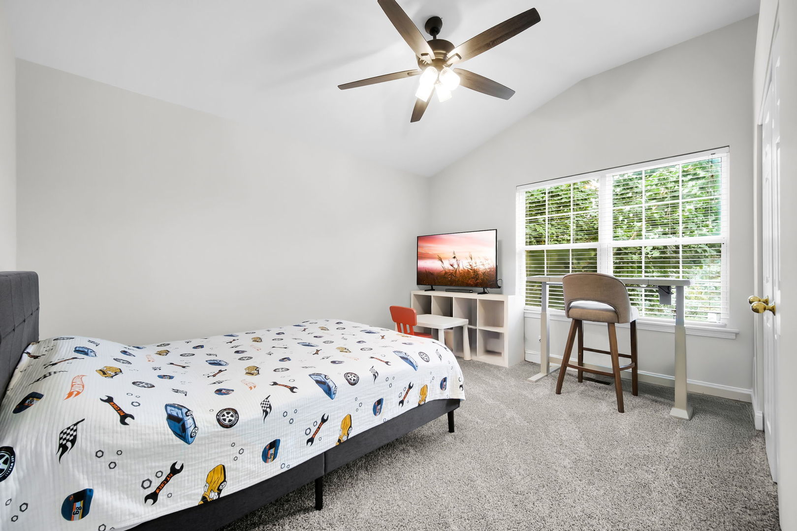 2451 Stonegate Road Property Photo 18