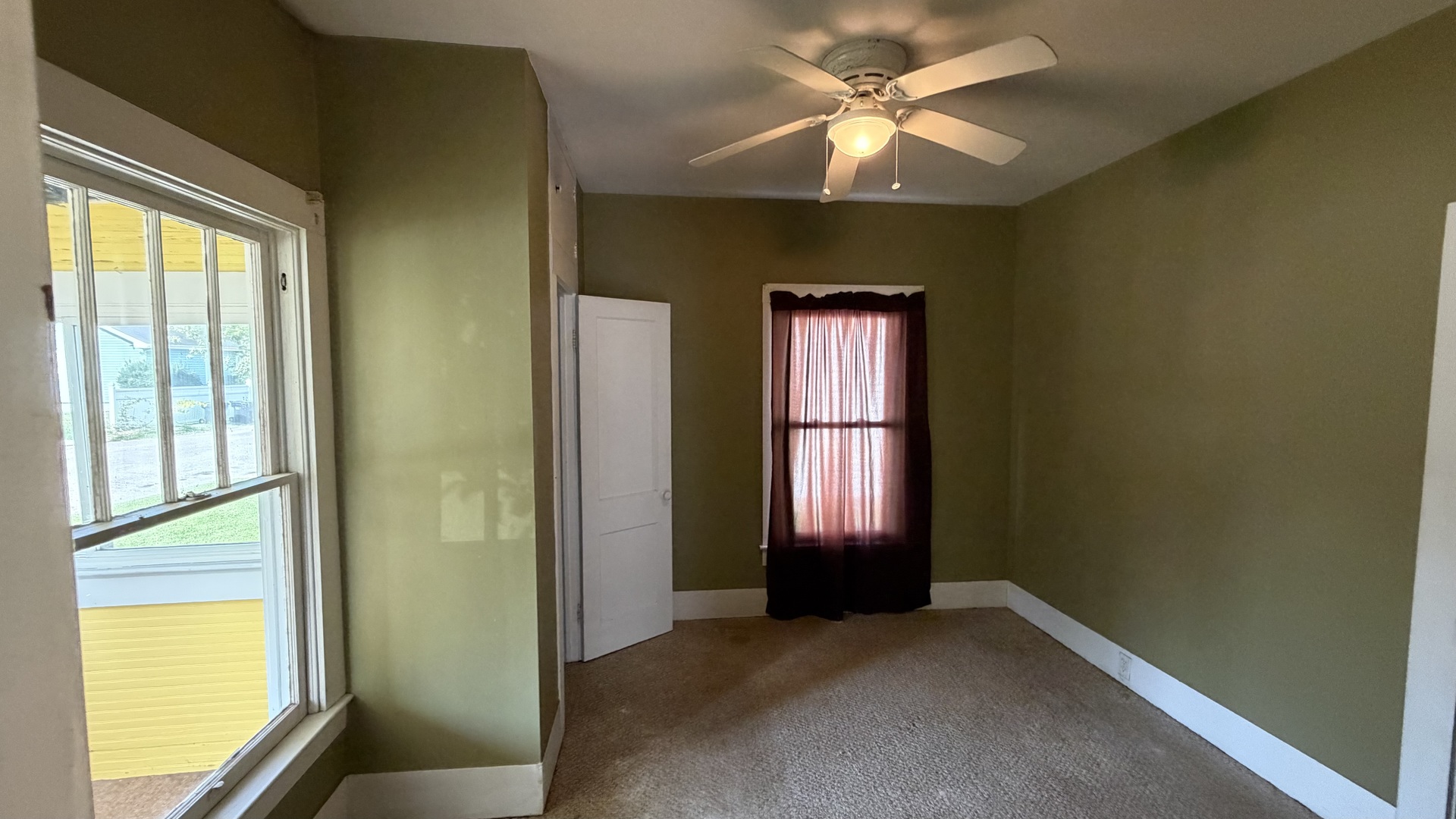 209 W 19th Street Property Photo 9