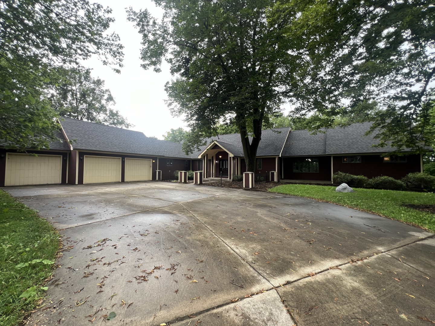 24535 W Woodridge Way Property Photo 1