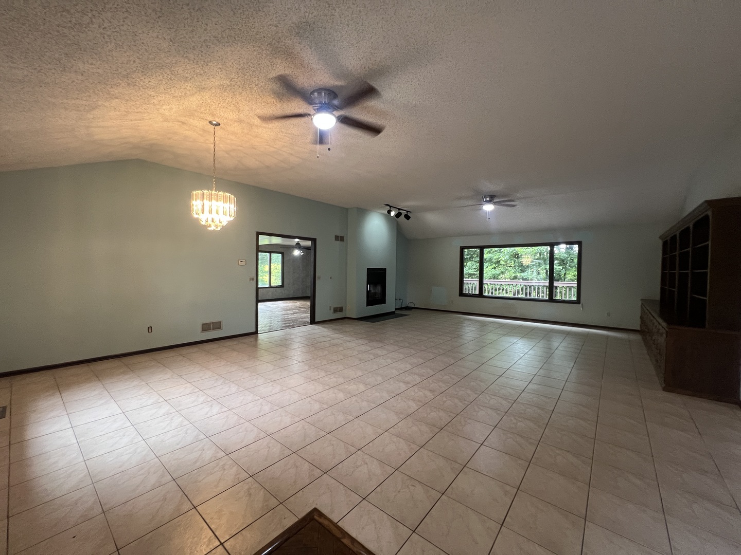 24535 W Woodridge Way Property Photo 6