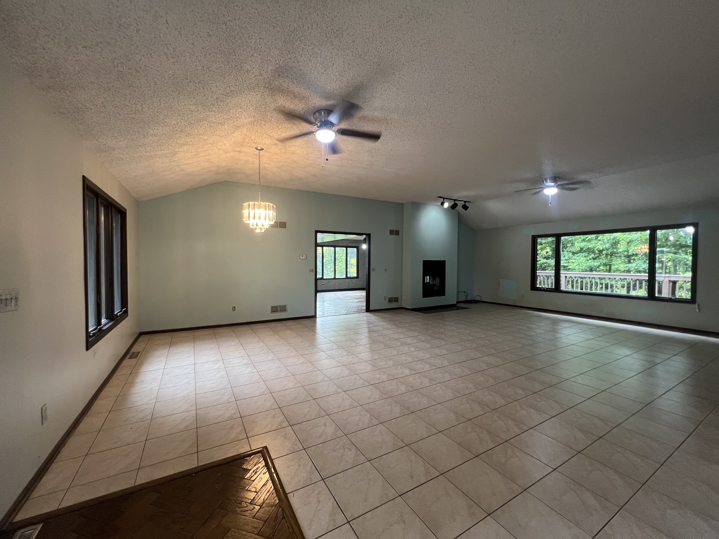 24535 W Woodridge Way Property Photo 7
