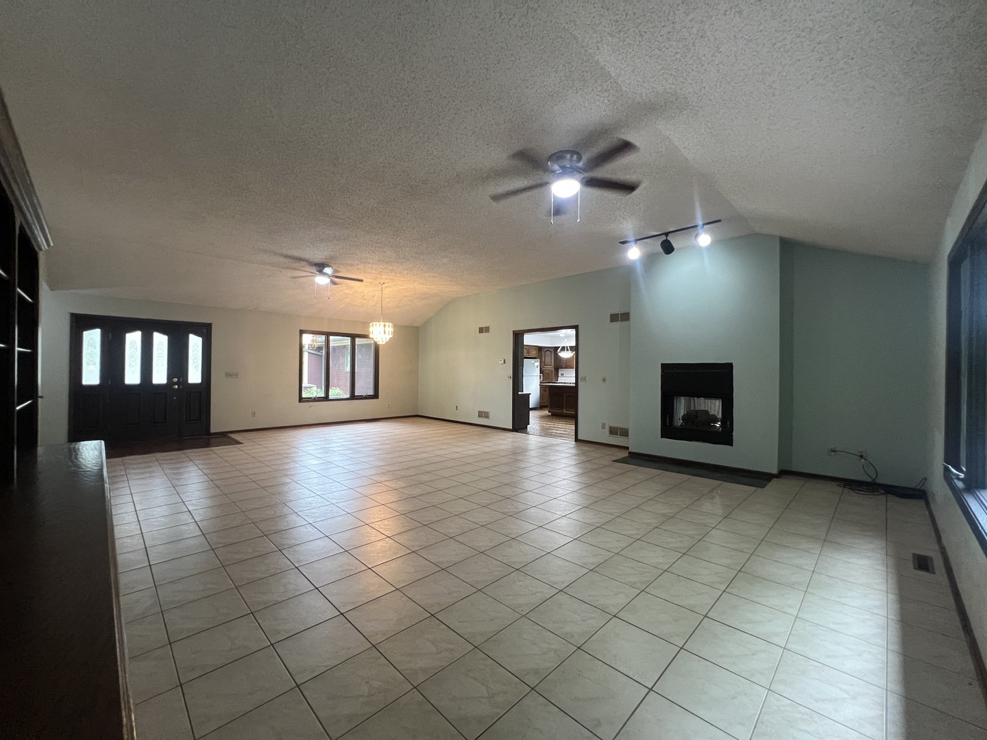 24535 W Woodridge Way Property Photo 9