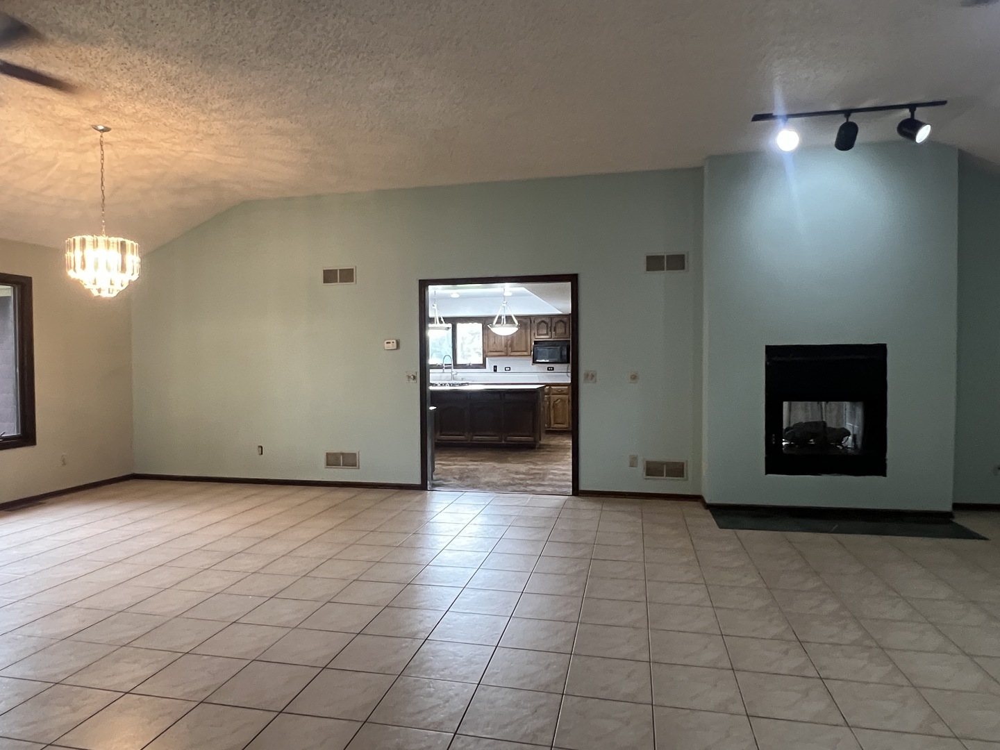 24535 W Woodridge Way Property Photo 12