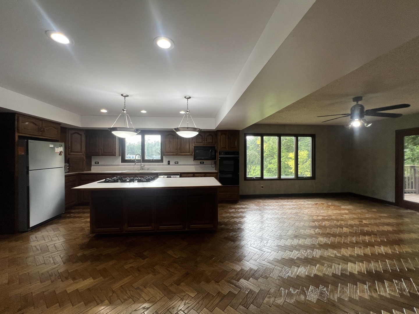 24535 W Woodridge Way Property Photo 15