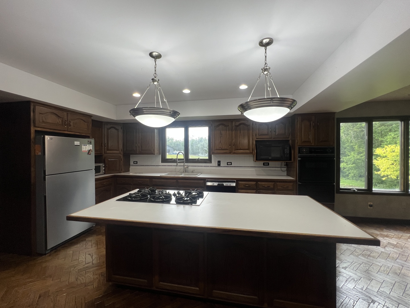24535 W Woodridge Way Property Photo 16