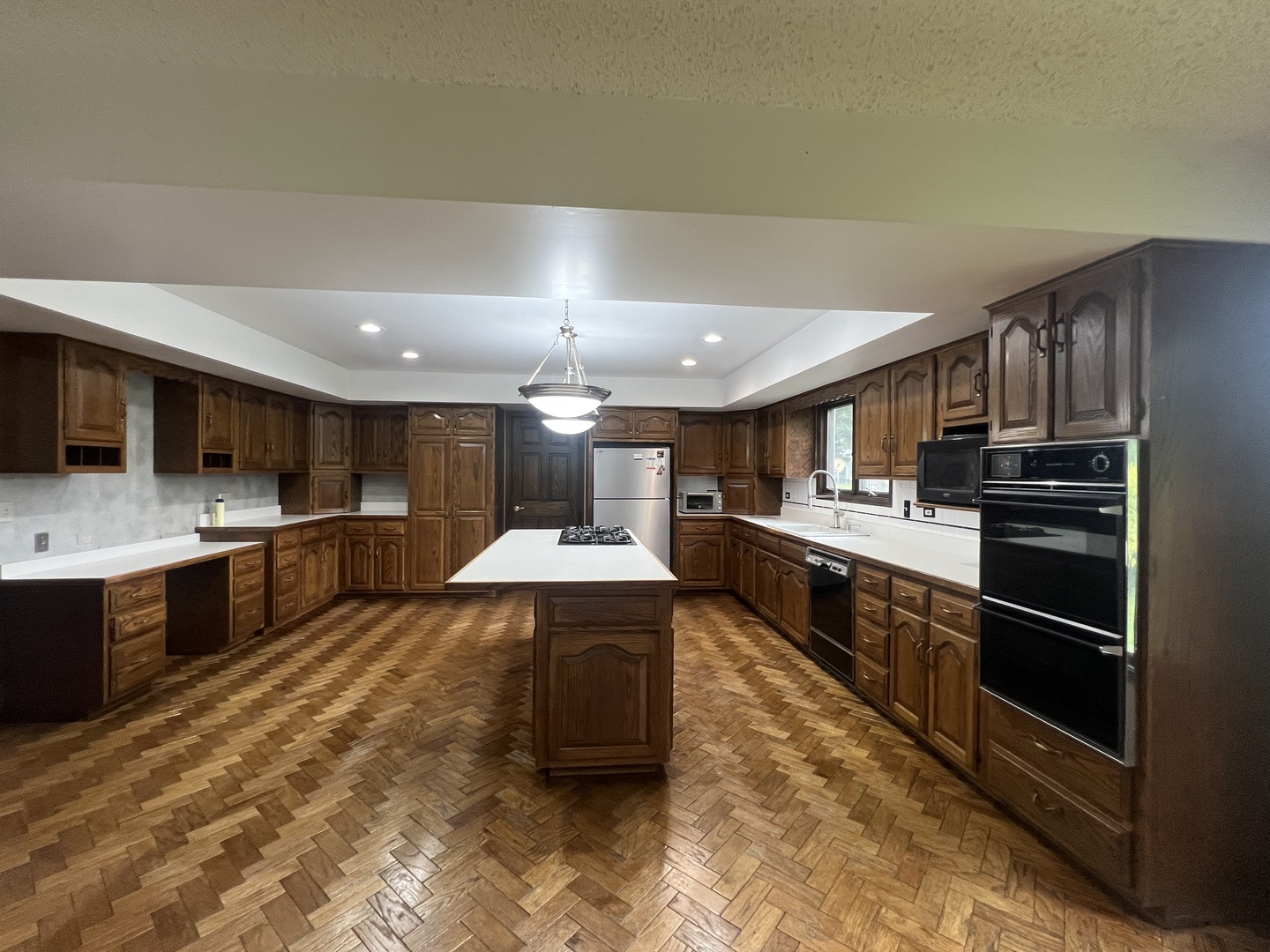 24535 W Woodridge Way Property Photo 17