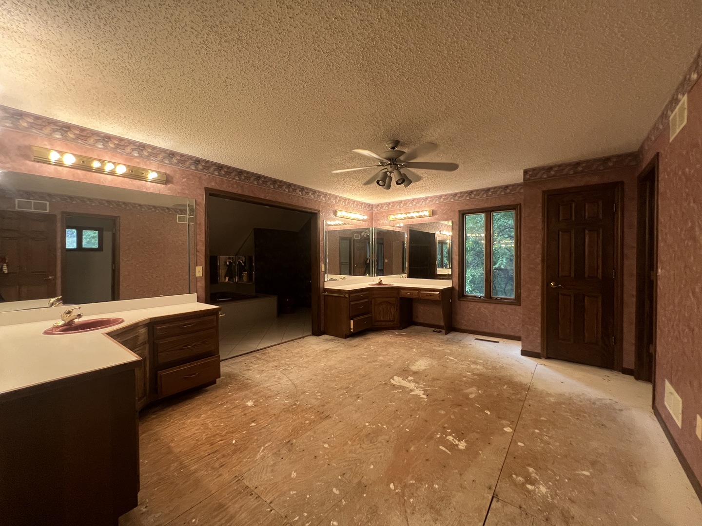 24535 W Woodridge Way Property Photo 28