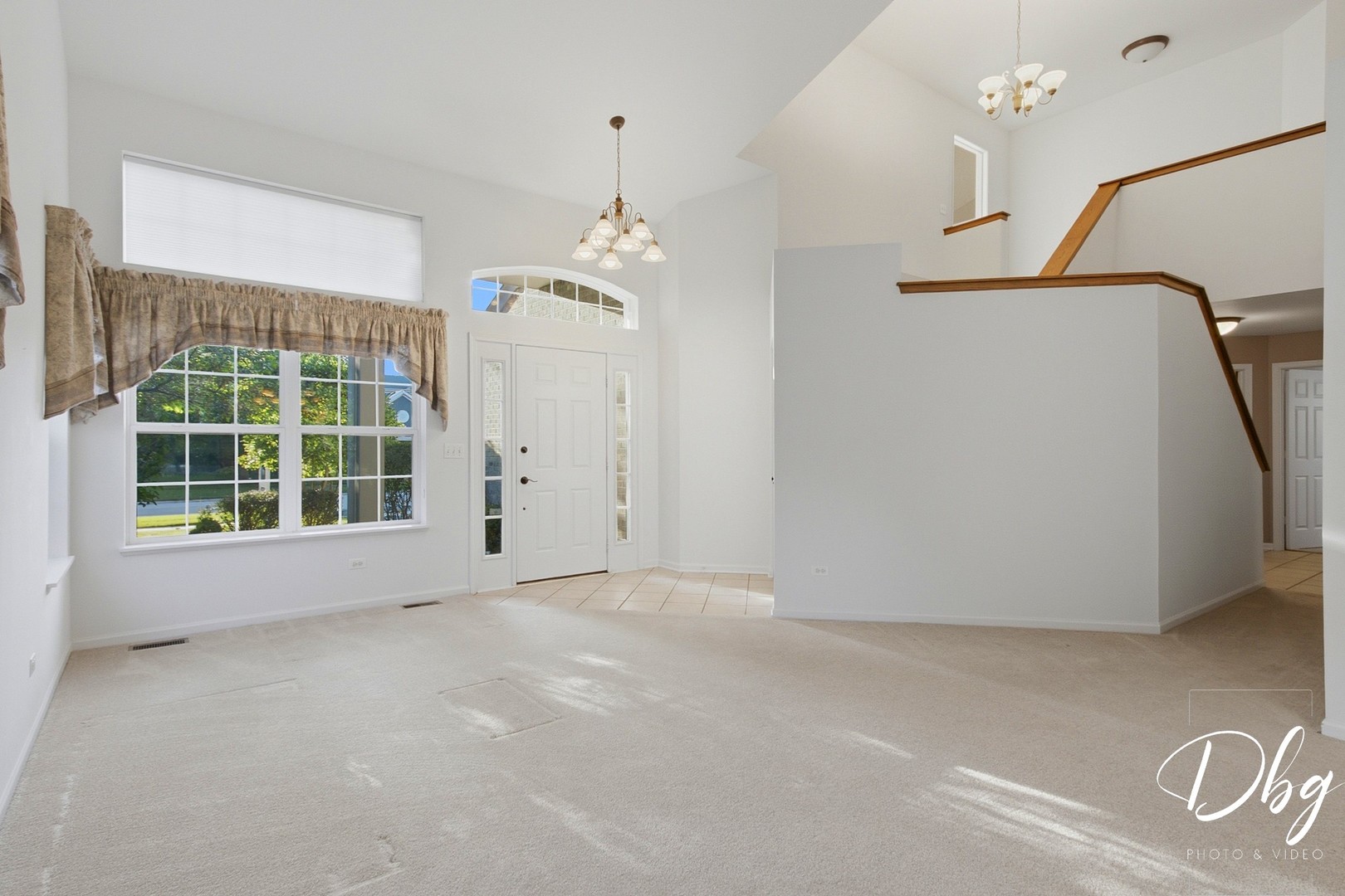 526 Middlebury Drive Property Photo 8