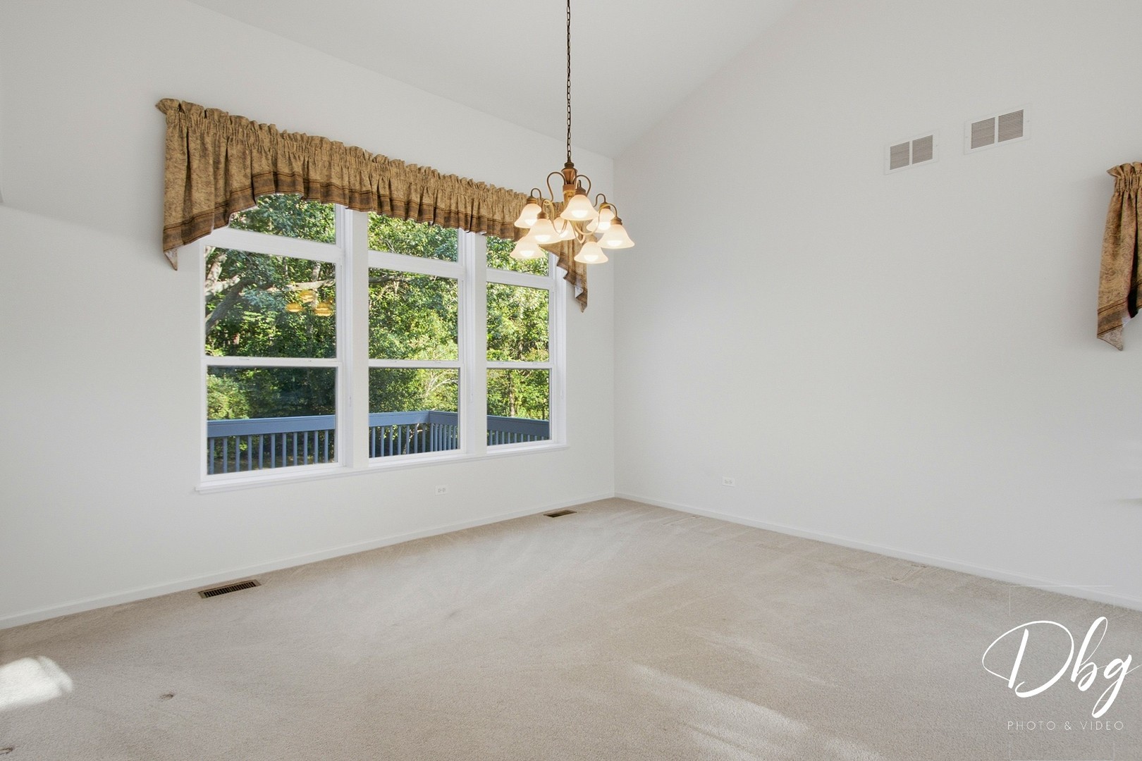 526 Middlebury Drive Property Photo 13