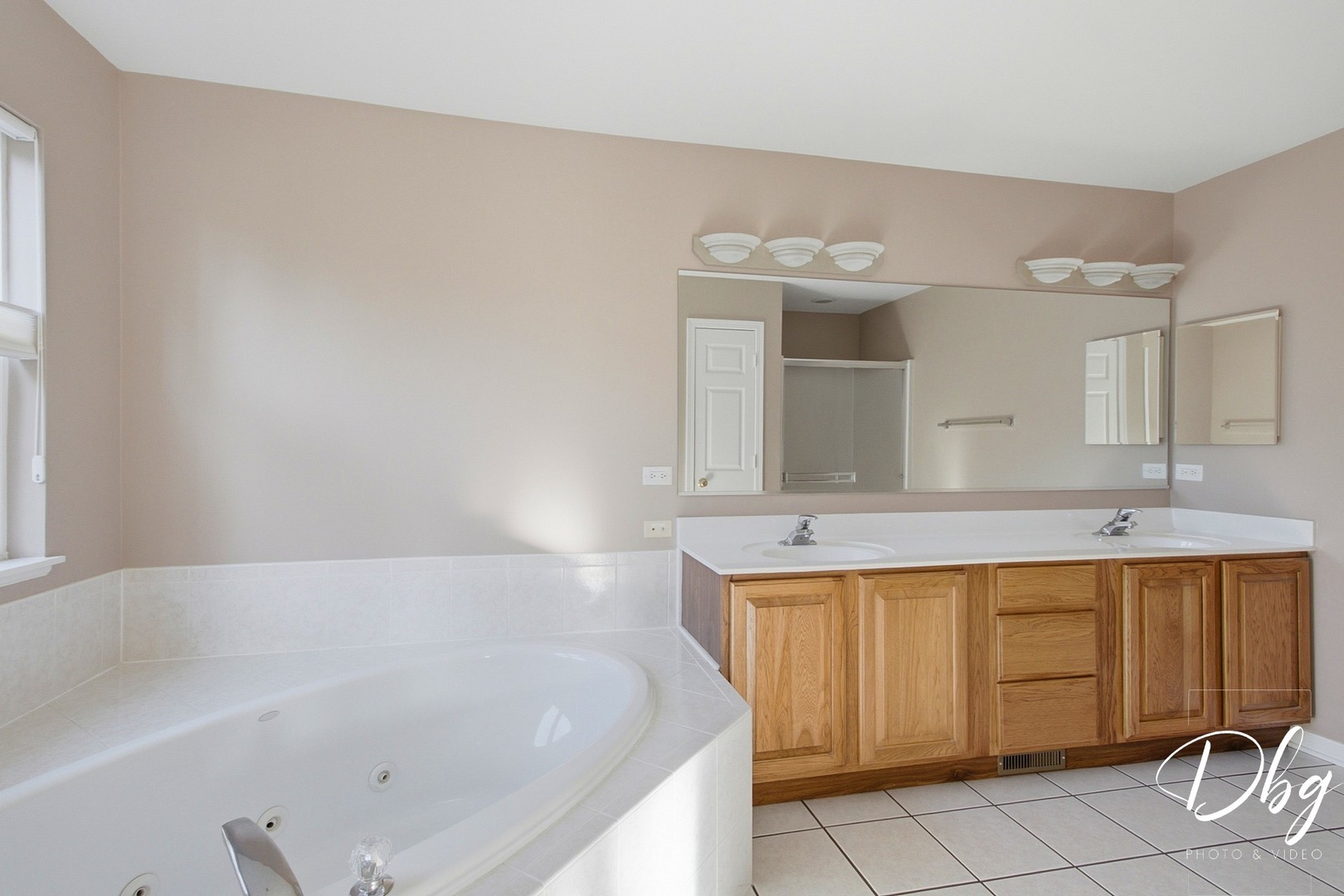 526 Middlebury Drive Property Photo 42