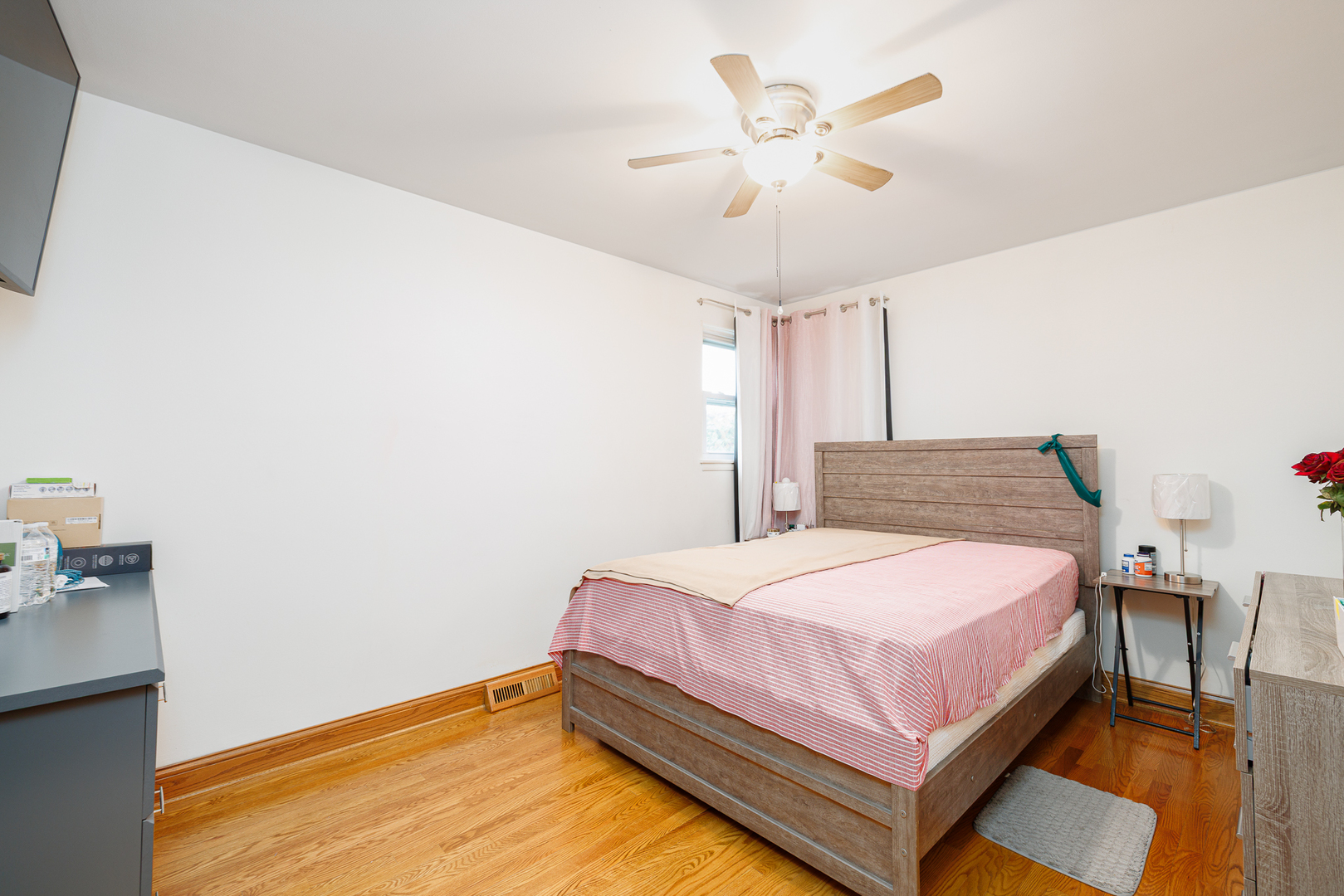 3521 Sarah Street Property Photo 6