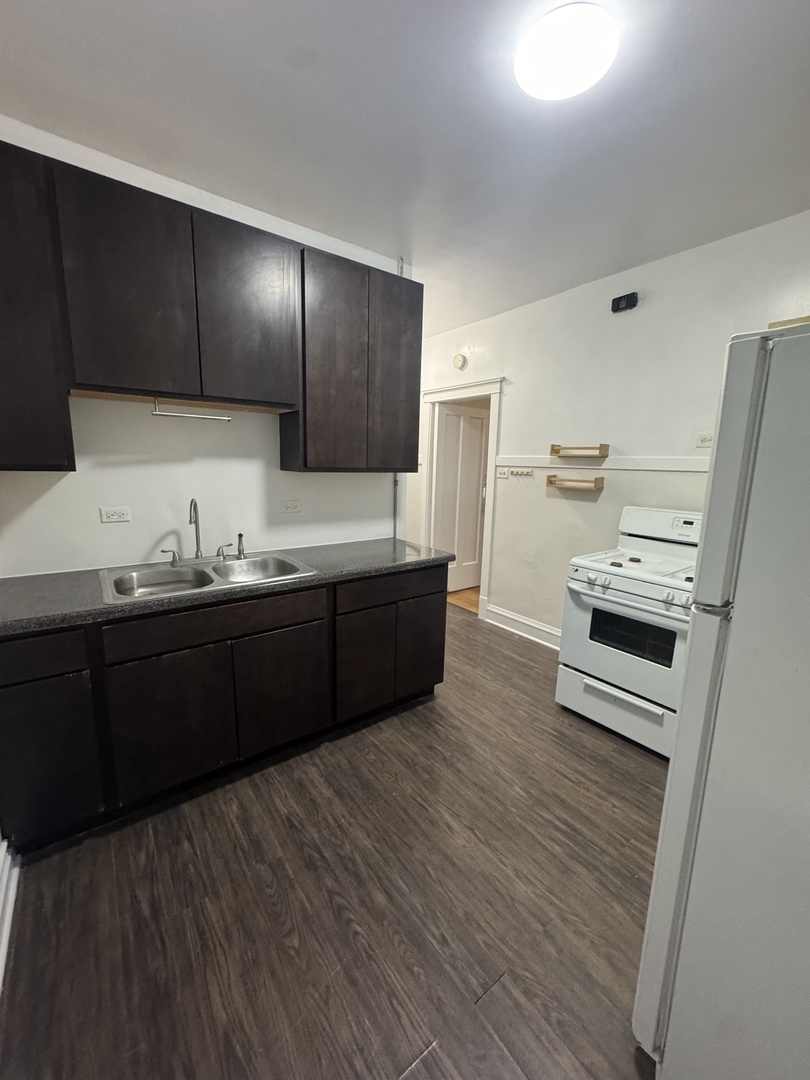 3008 W Cullom Avenue 1e Property Photo 2