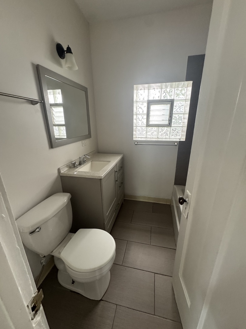 3008 W Cullom Avenue 1e Property Photo 6